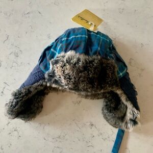 Cabela's Blue Plaid Women’s Trapper Hat with Faux Fur - NWt